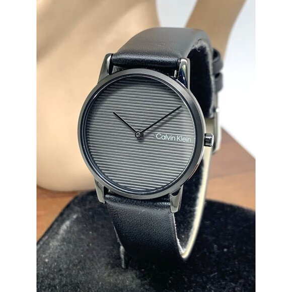 Calvin Klein Women's Watch 25100034 Feel Quartz Black Leather Strap 30mm - Picture 1 of 13